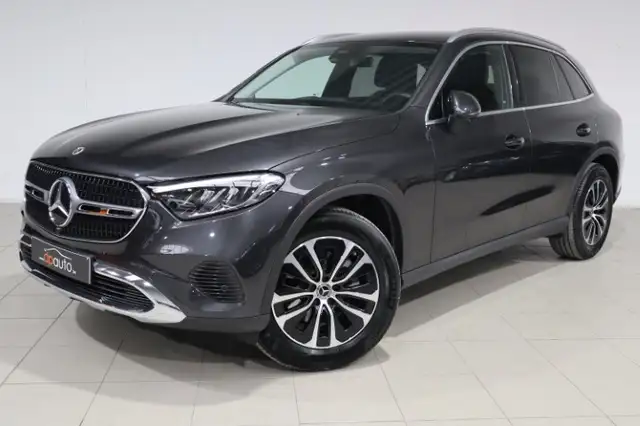 Mercedes-Benz GLC 200 view 2