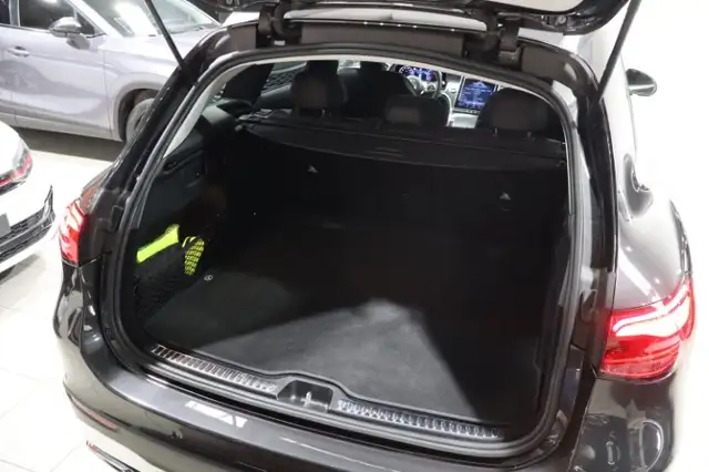 Mercedes-Benz GLC 200 view 10