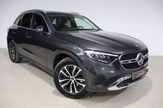 Mercedes-Benz GLC 200 view 5