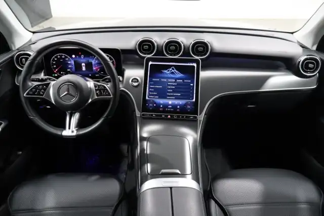 Mercedes-Benz GLC 200 view 9