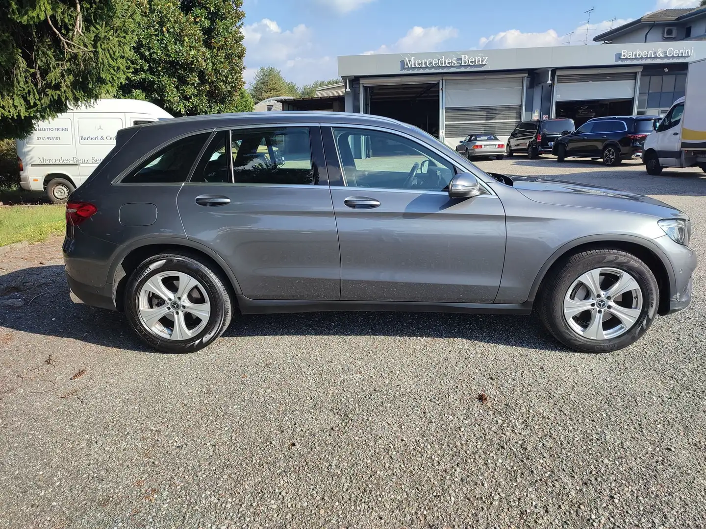 Mercedes-Benz GLC 250 250 d 4Matic Sport Grijs - 2