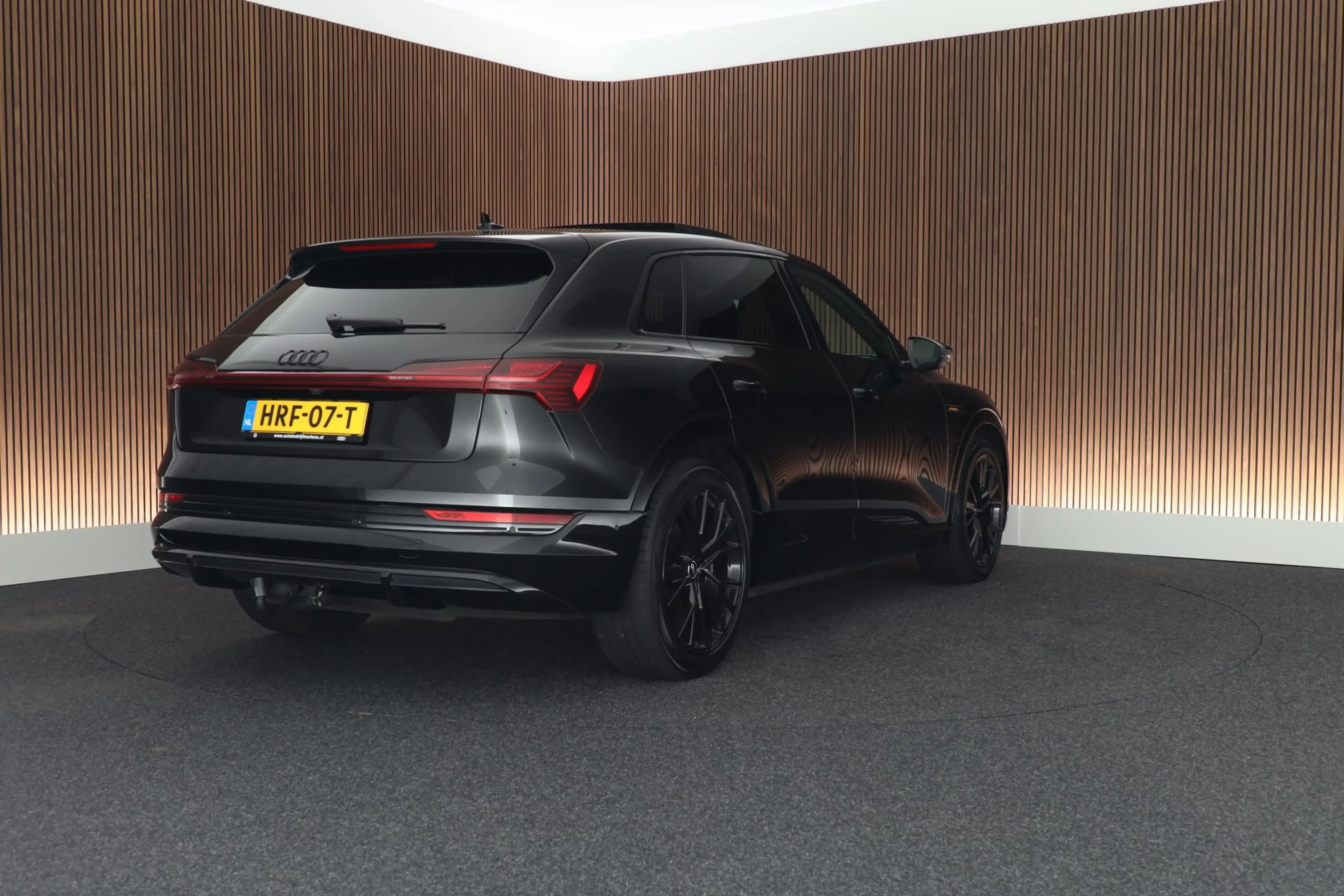 Audi e-tron 55 408pk 95 kWh quattro S Edition S-Line SOH 95% P — photo 11