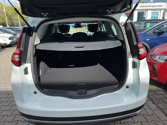 Renault Scenic view 14