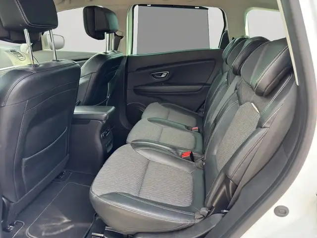 Renault Scenic view 15