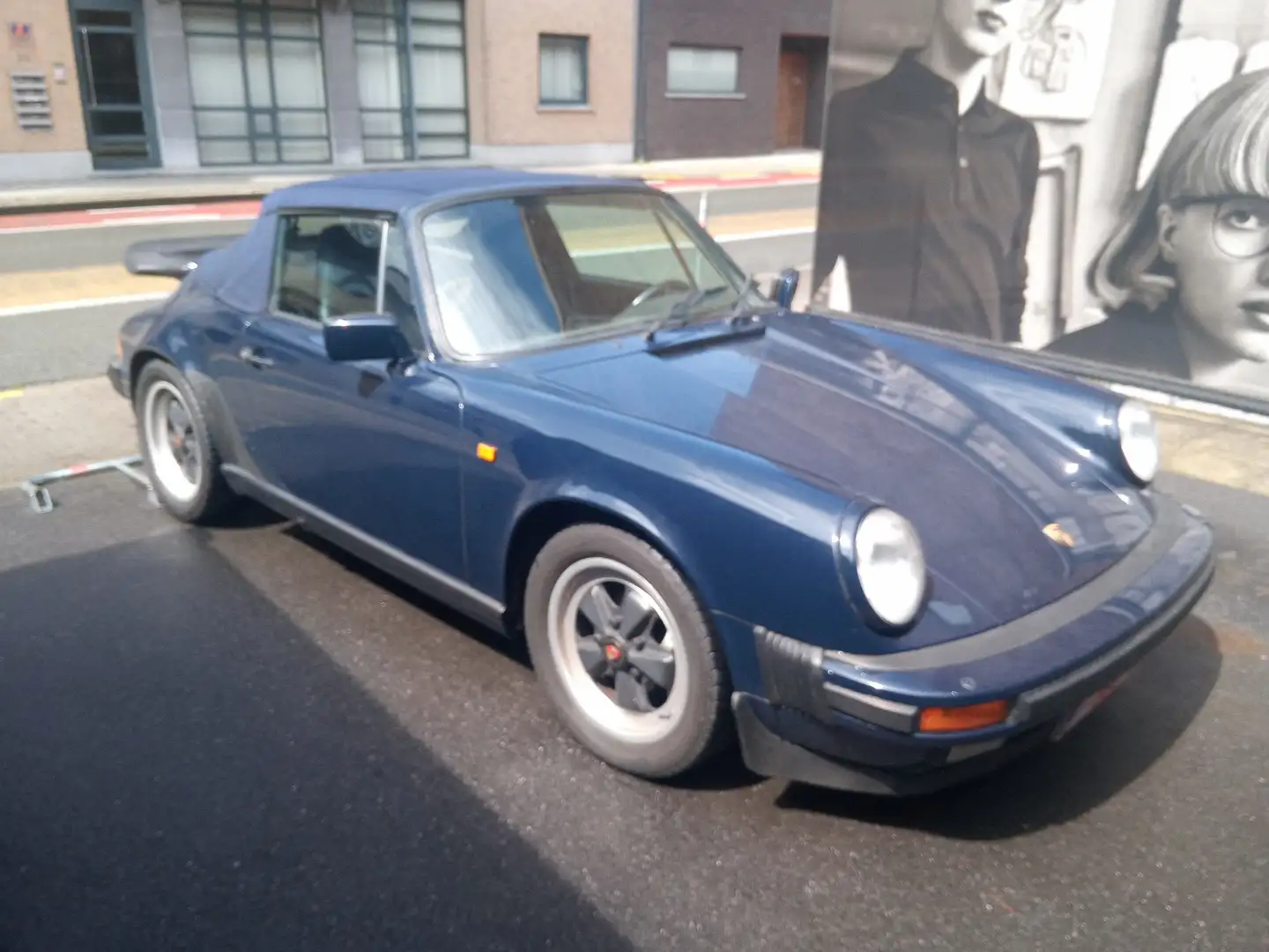 Porsche 911 Carrera Cabriolet 3.2 l - 1