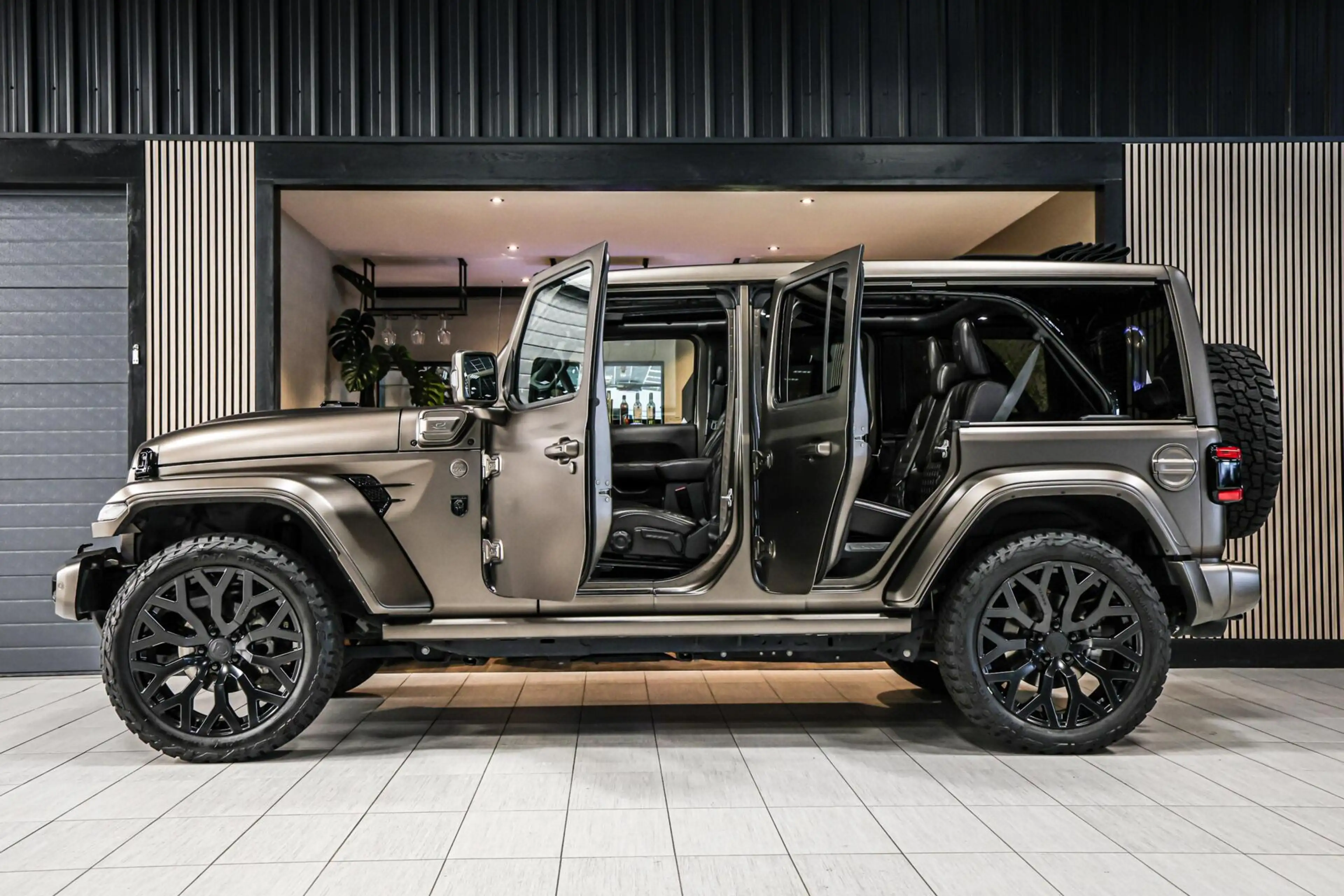 Jeep Wrangler Unlimited 4xe 380 Sahara|BRUTE|Cabrio|Matt|Leder|2 — photo 4