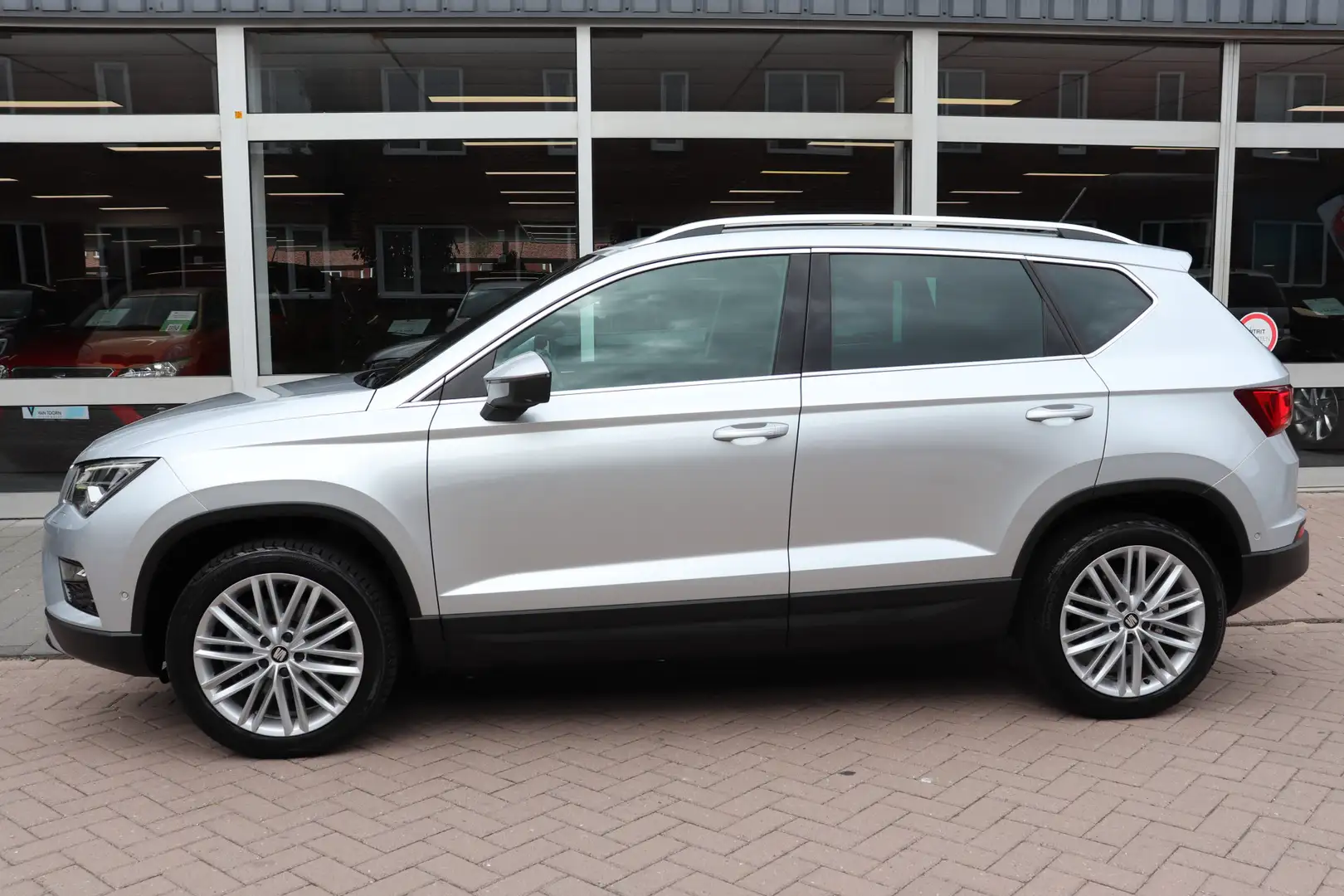 SEAT Ateca 1.4 EcoTSI Xcellence Automaat. Panoramadak, dode h Gris - 2