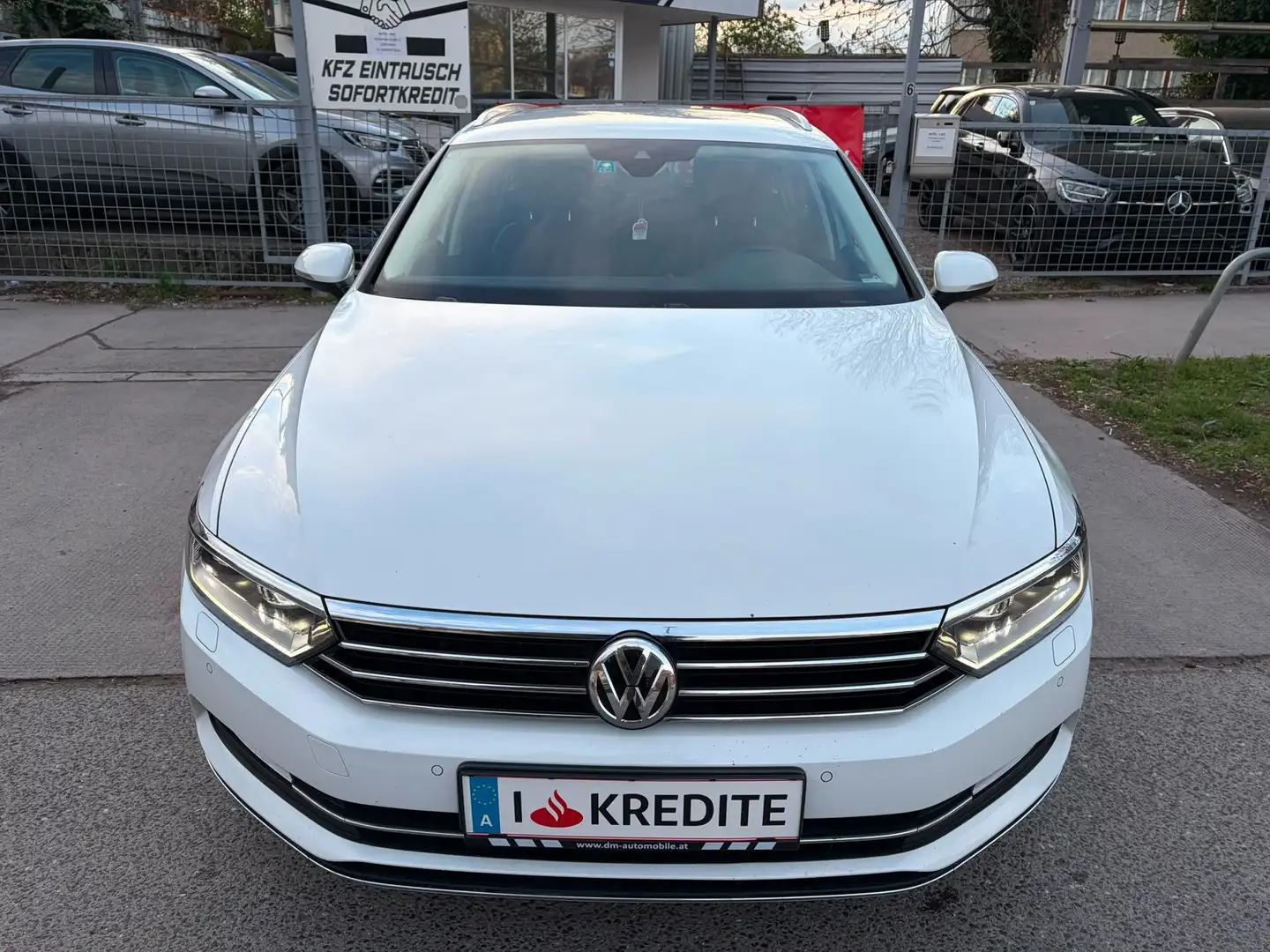 Volkswagen Passat Variant Passat Variant 2,0 TDI SCR DSG Weiß - 2