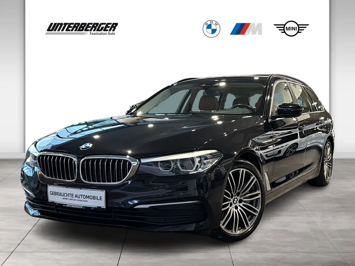 BMW 540 d xDrive  Touring AHK Zwart - 1
