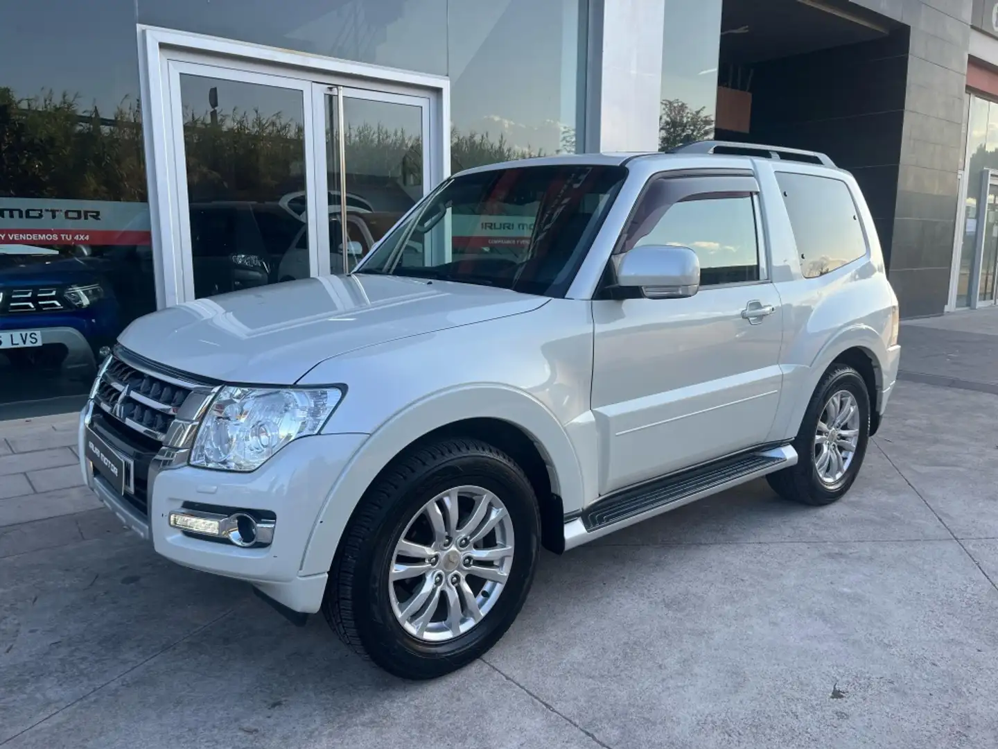 Mitsubishi Montero 3.2DI-D Kaiteki 5AT 200 Blanc - 2