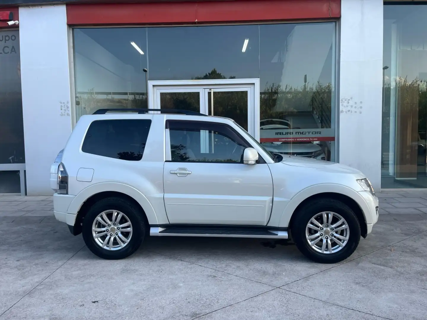 Mitsubishi Montero 3.2DI-D Kaiteki 5AT 200 Blanc - 1