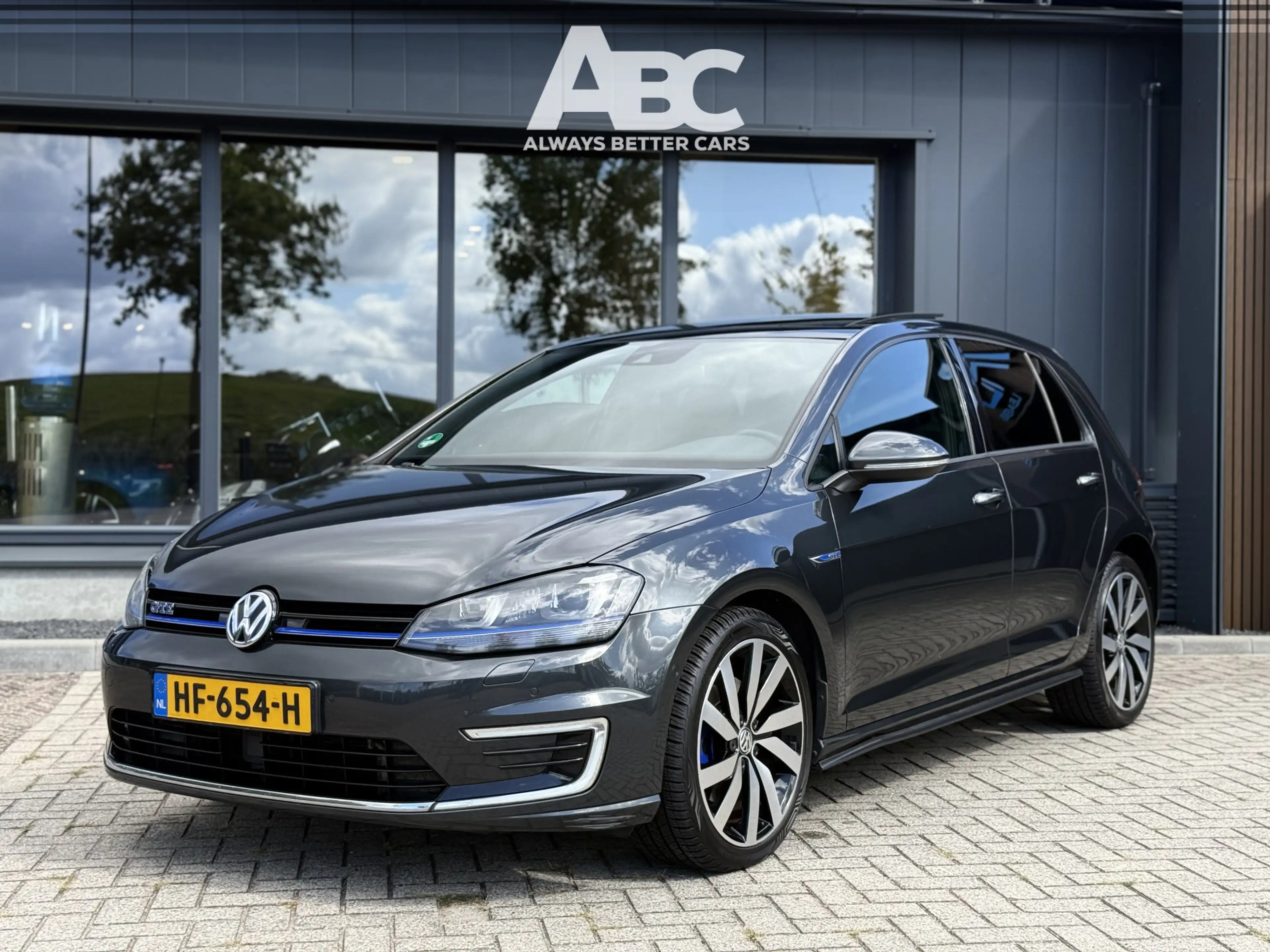 Volkswagen Golf GTE 1.4 TSI Pano Leder ACC Keyless Sfeerverlichting