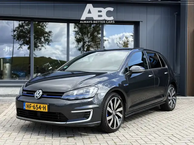 Volkswagen Golf GTE 1.4 TSI Pano Leder ACC Keyless Sfeerverlichting