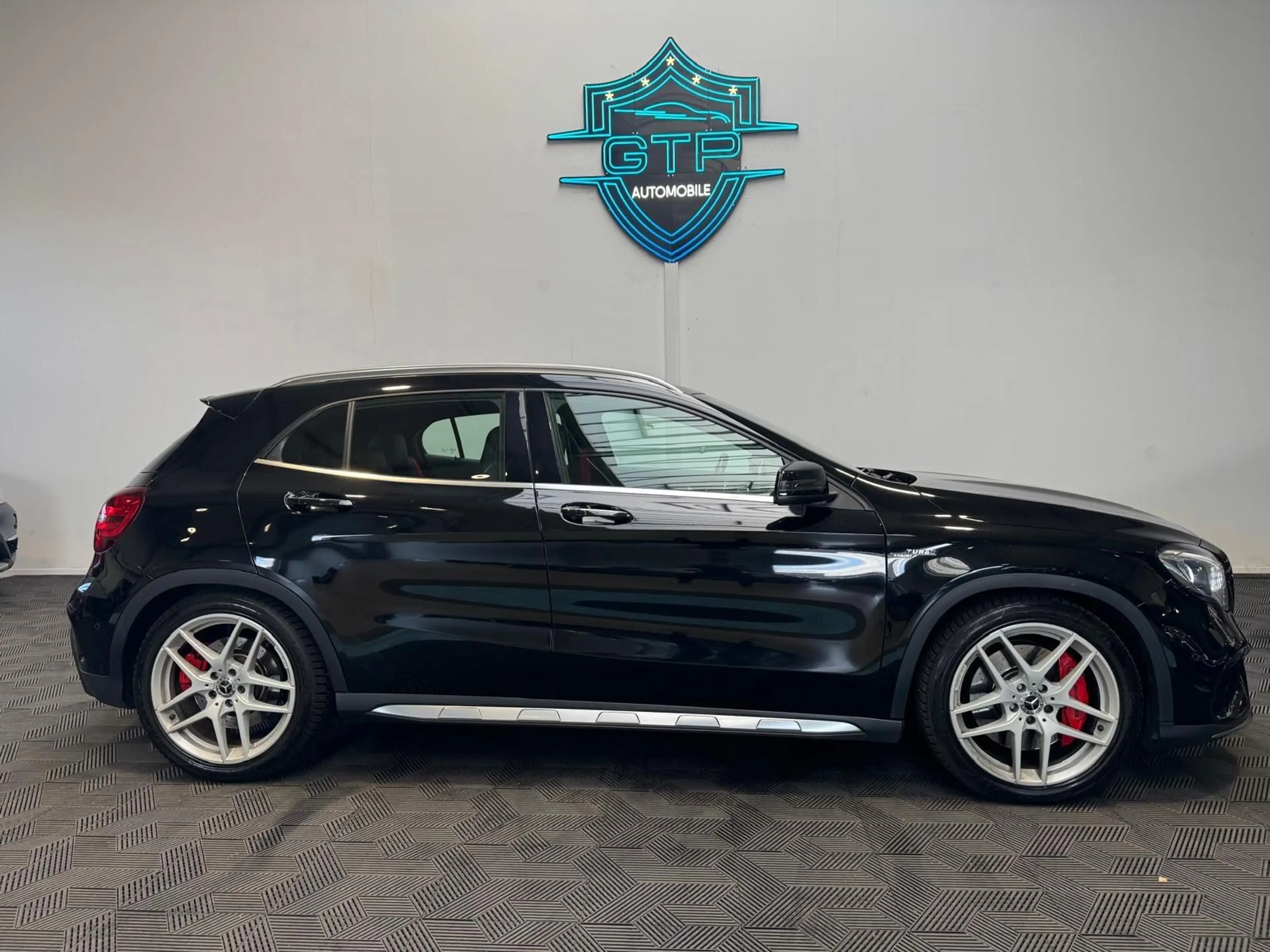 Mercedes-Benz GLA 45 AMG 4Matic *LED*R-Kam*Tempomat* — photo 7
