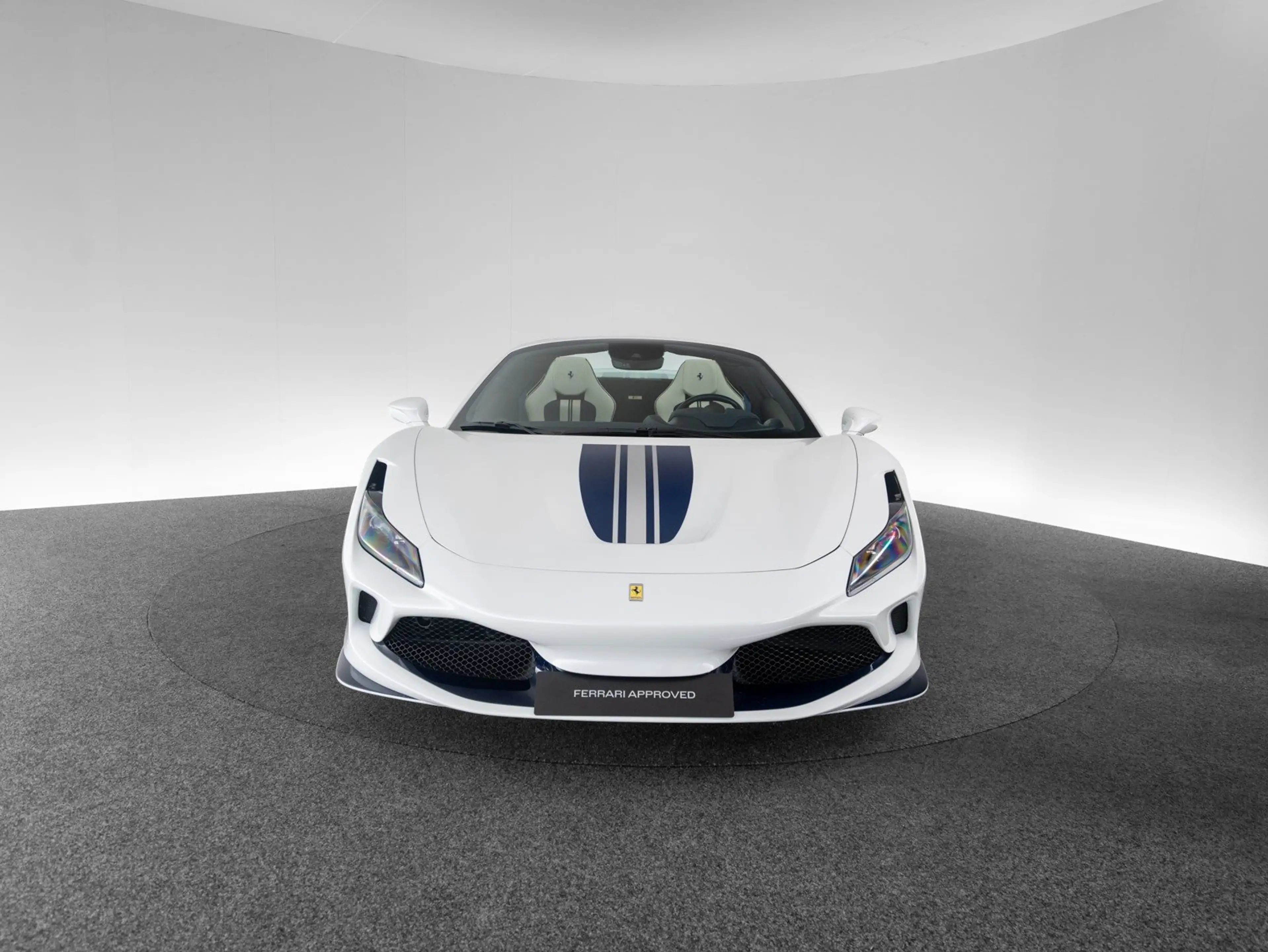 Ferrari F8 Spider ATELIER — photo 9