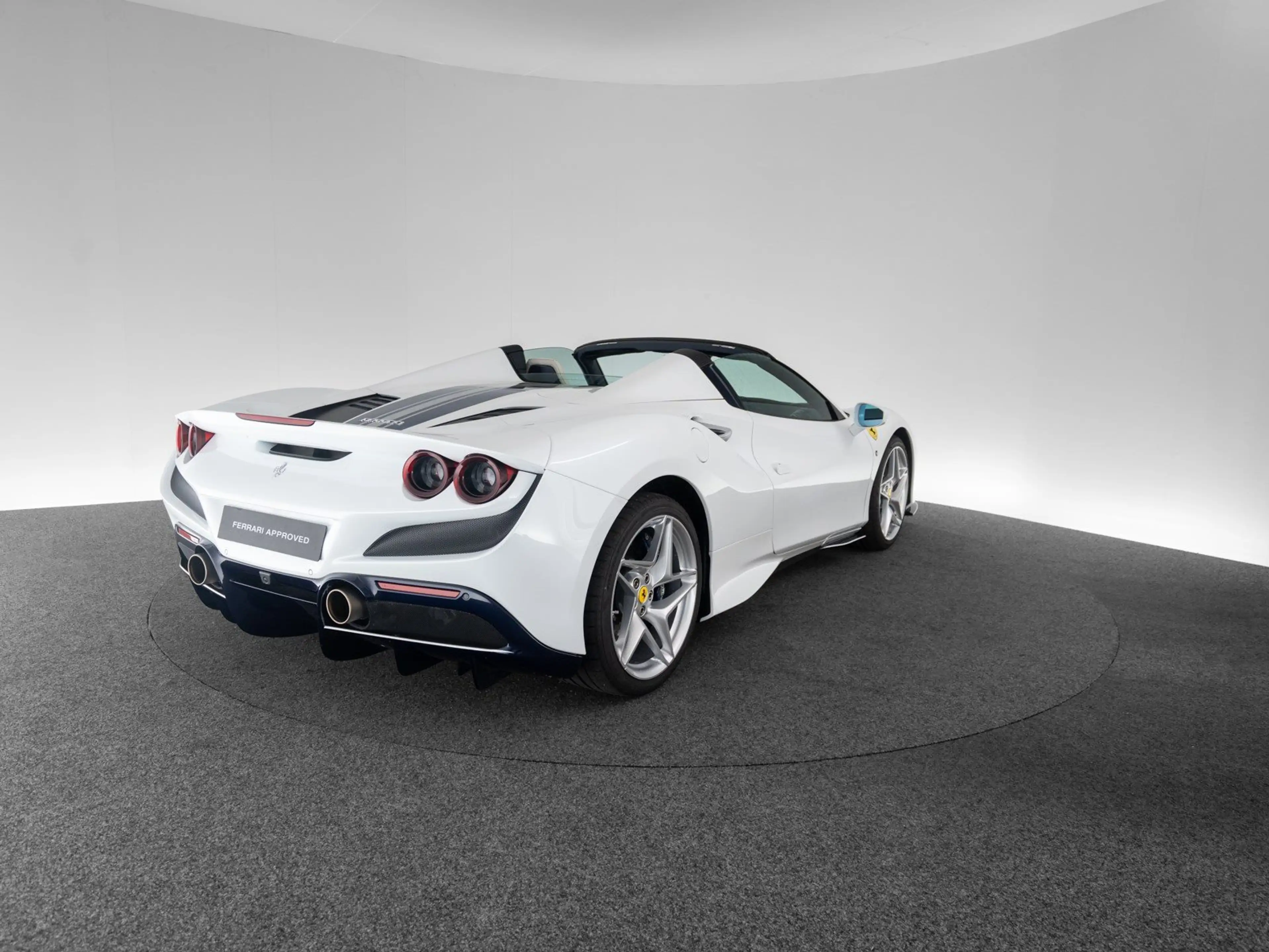 Ferrari F8 Spider ATELIER — photo 6