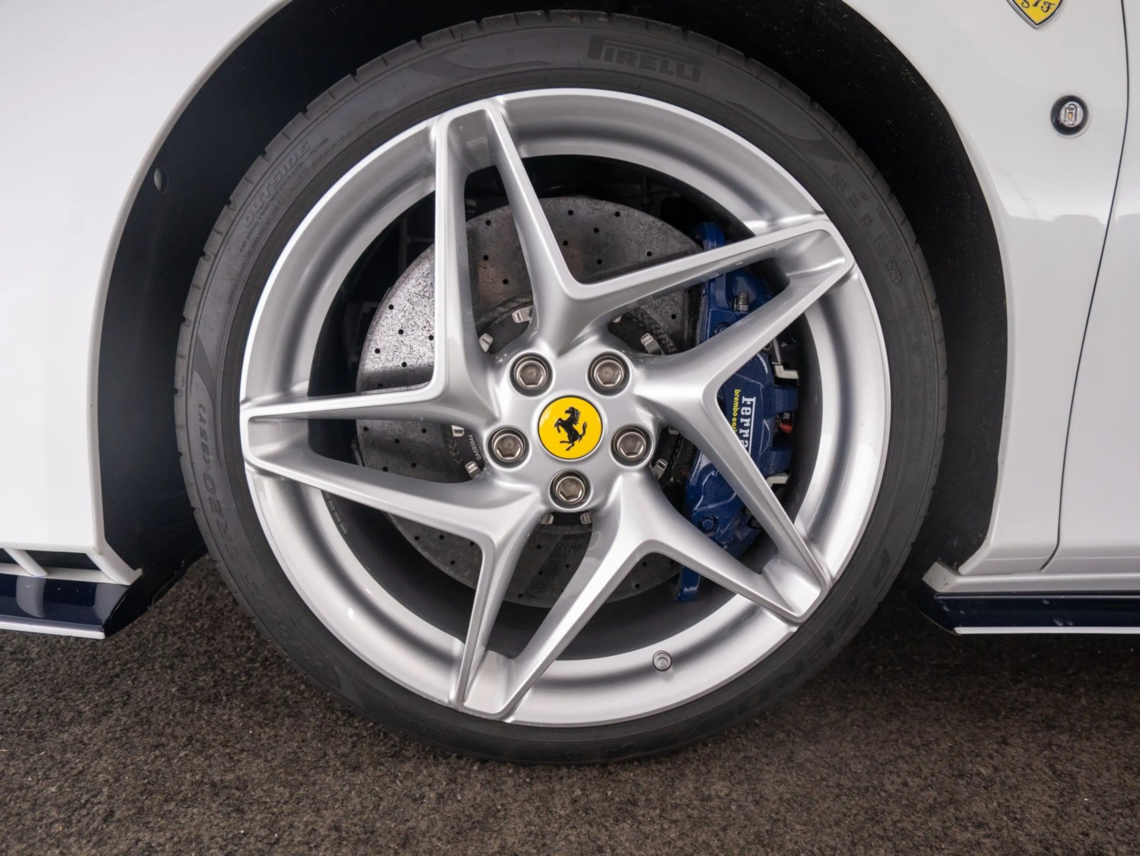 Ferrari F8 Spider ATELIER — photo 12