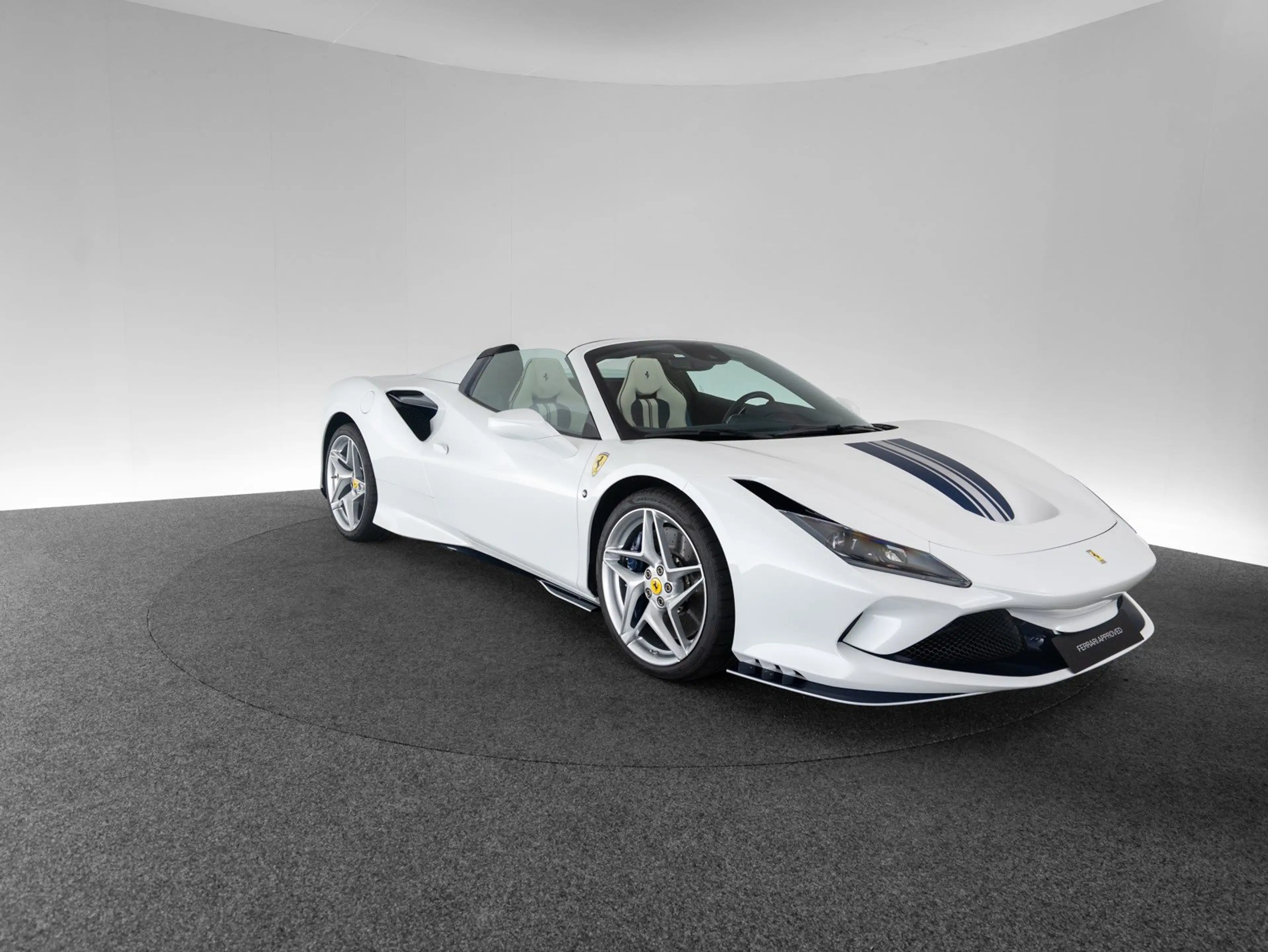 Ferrari F8 Spider ATELIER — photo 8