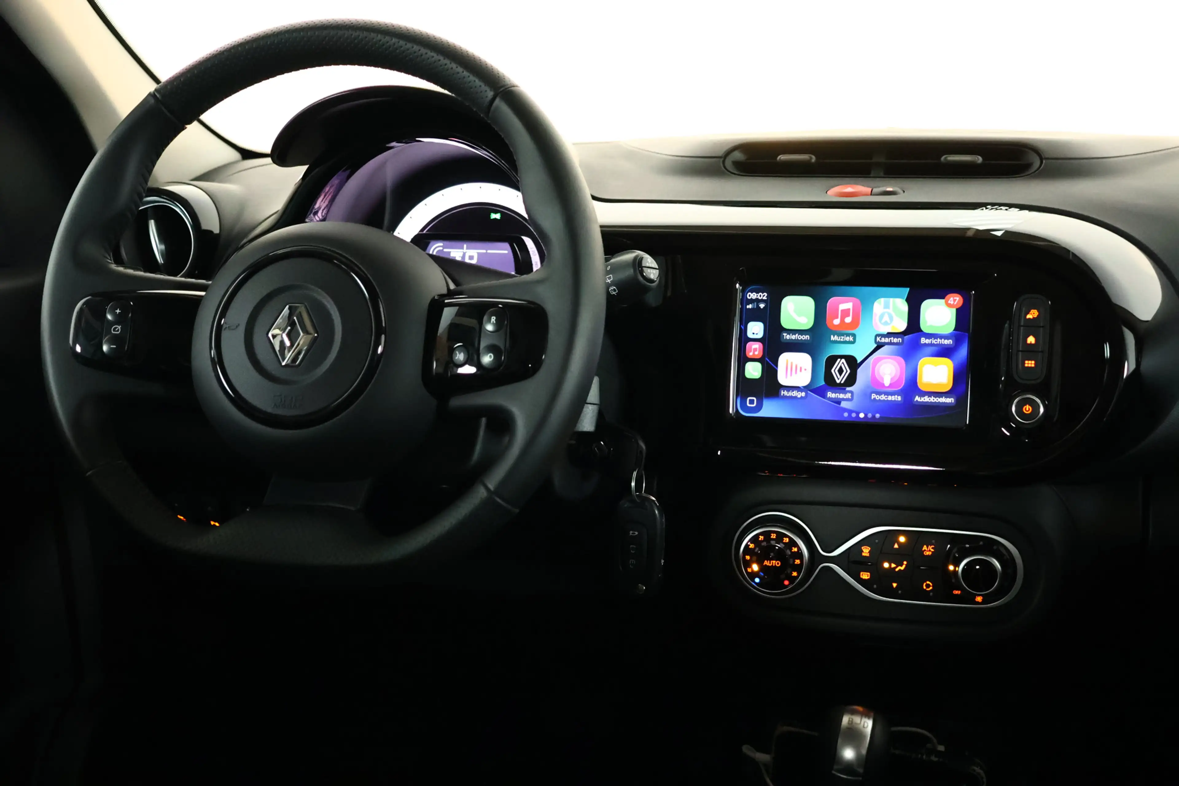 Renault Twingo Z.E. R80 E-Tech Série Limitée Urban Night 22 kWh N — photo 16