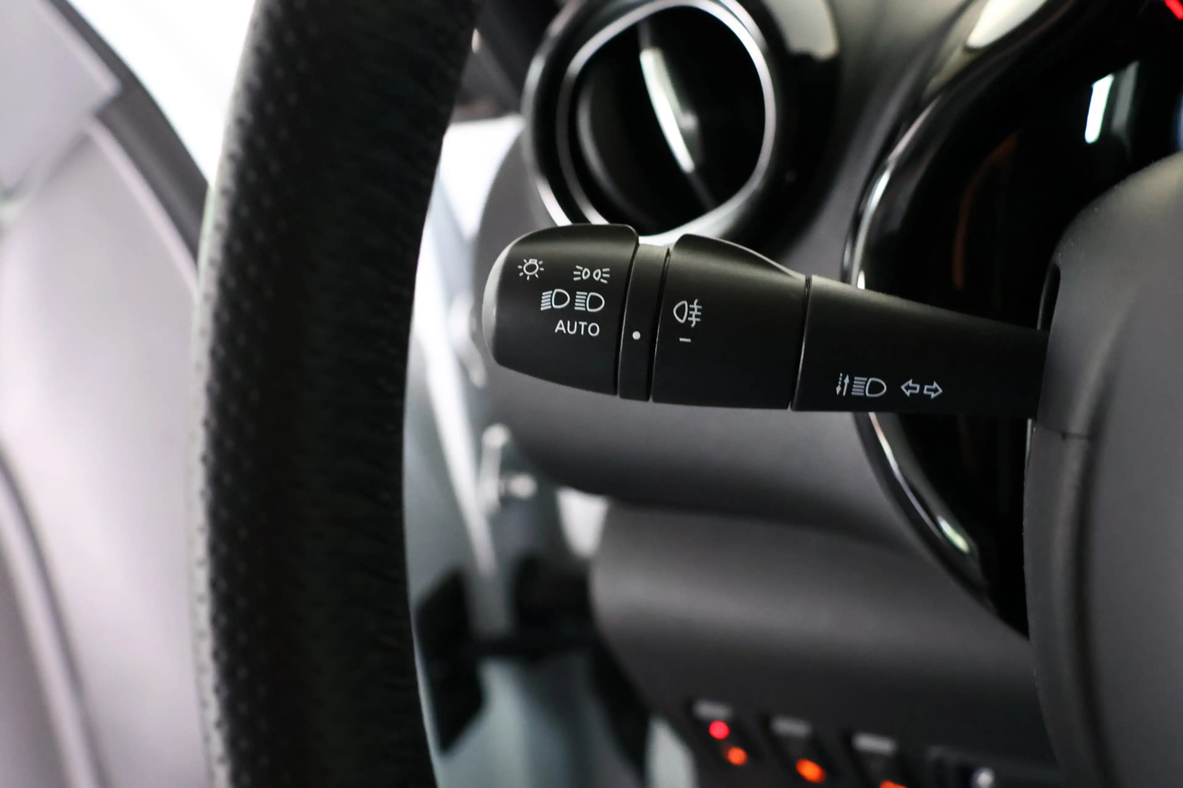 Renault Twingo Z.E. R80 E-Tech Série Limitée Urban Night 22 kWh N — photo 21