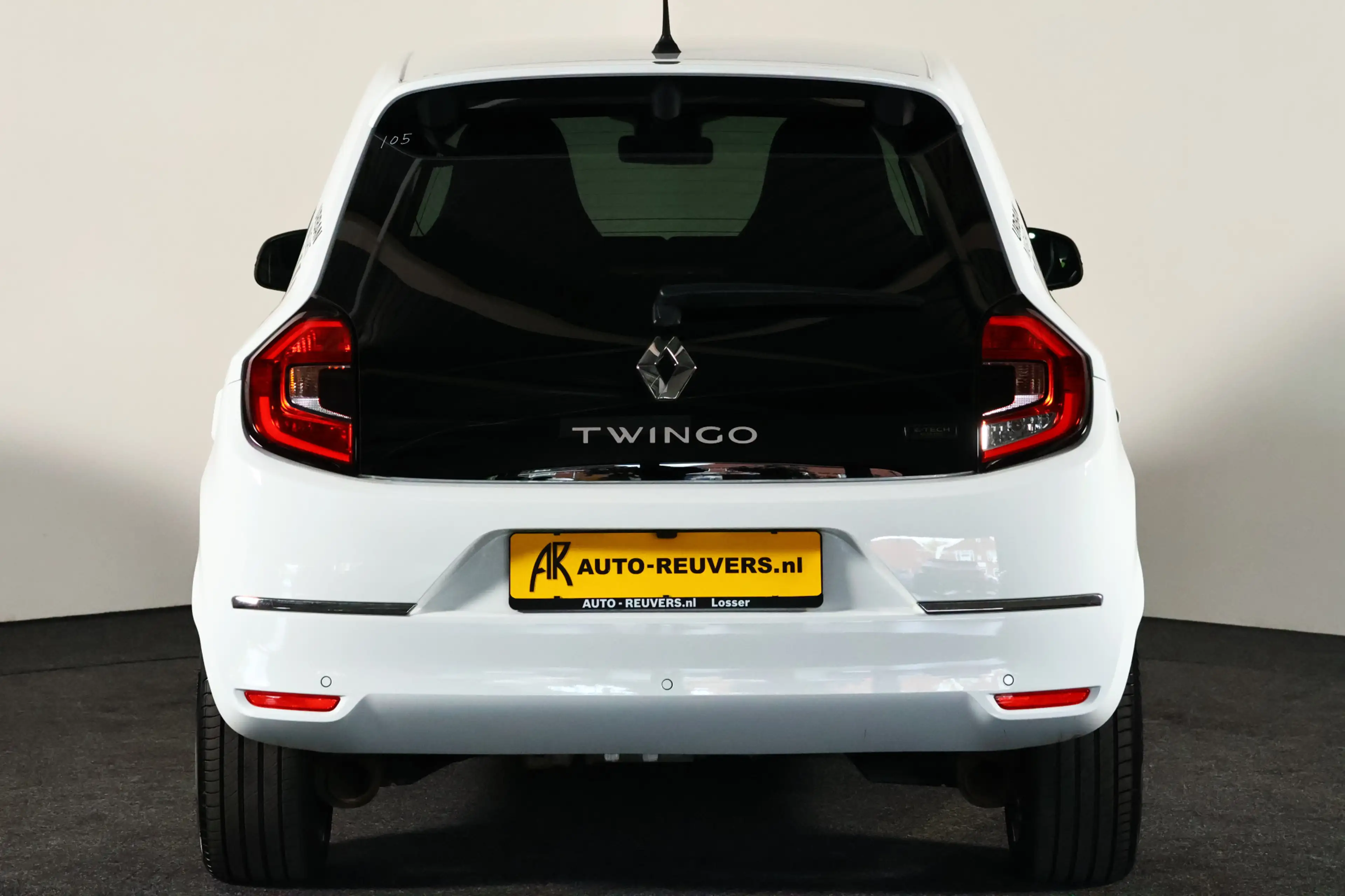 Renault Twingo Z.E. R80 E-Tech Série Limitée Urban Night 22 kWh N — photo 10