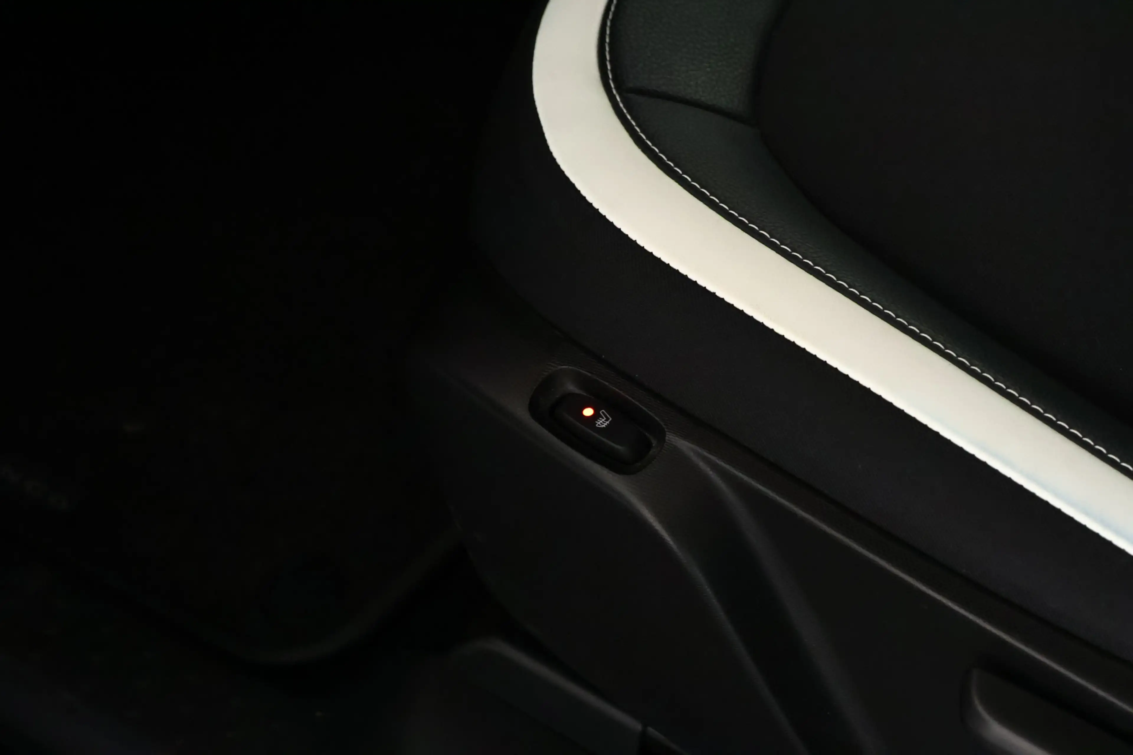 Renault Twingo Z.E. R80 E-Tech Série Limitée Urban Night 22 kWh N — photo 17