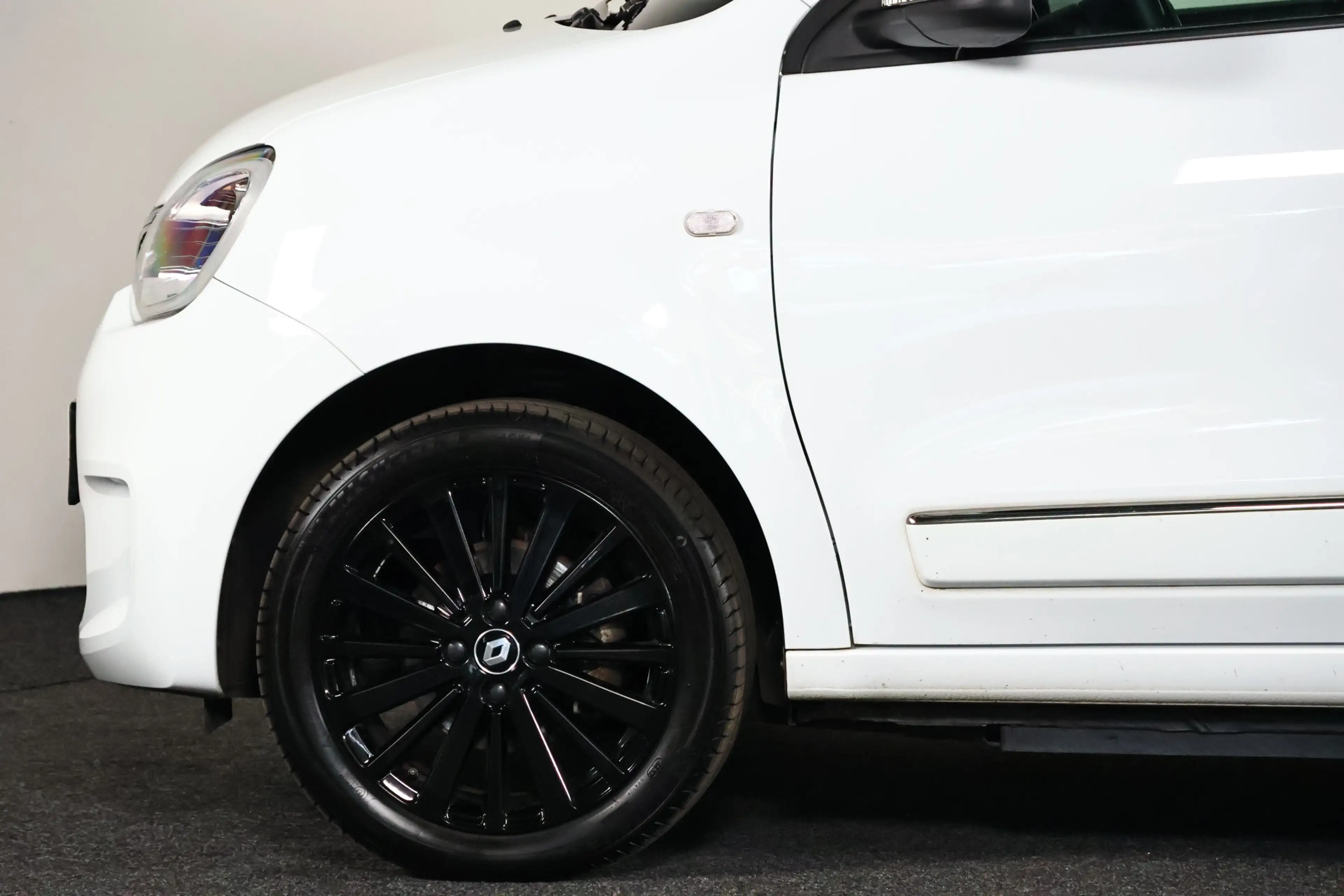 Renault Twingo Z.E. R80 E-Tech Série Limitée Urban Night 22 kWh N — photo 29