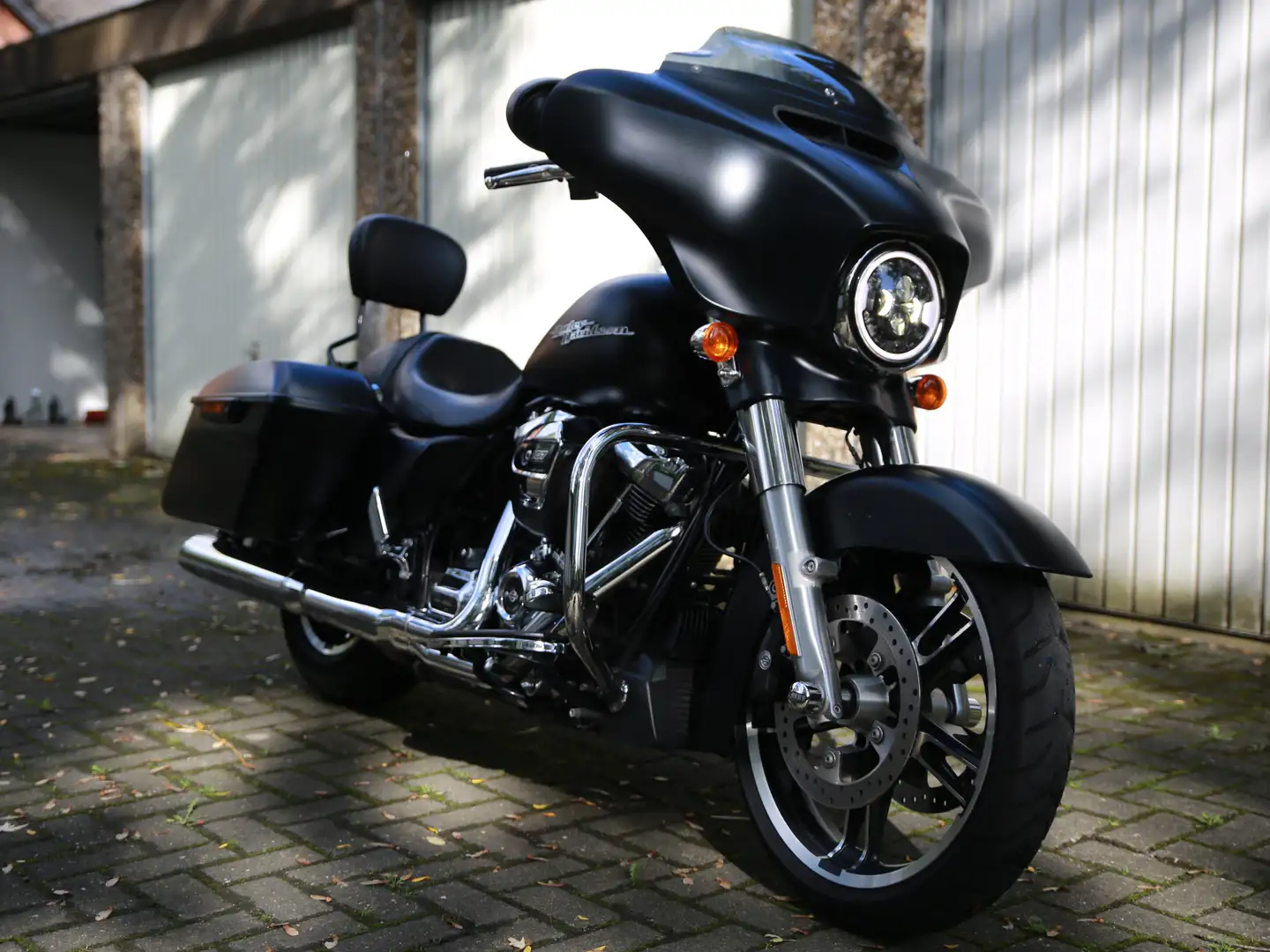 Harley-Davidson Street Glide Spezial Black - 2