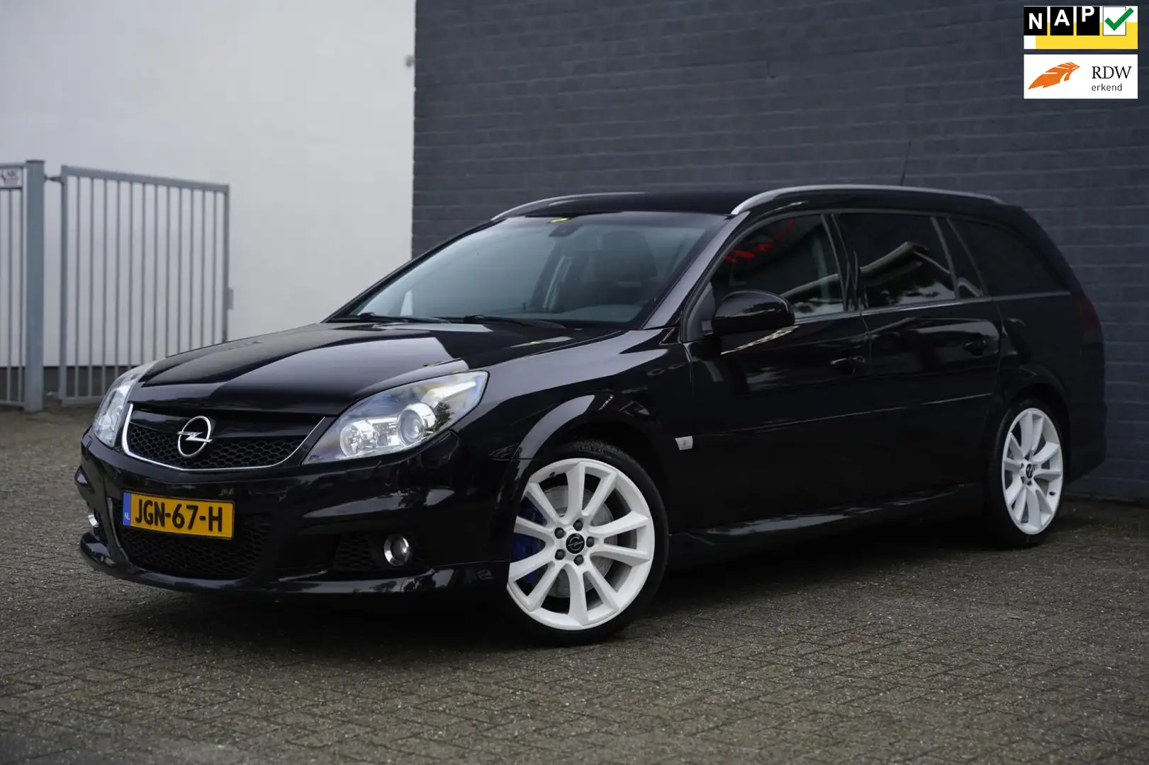 Opel Vectra Wagon 2.8 V6 OPC 280pk, Leder, Recaro, Navigatie Schwarz - 1