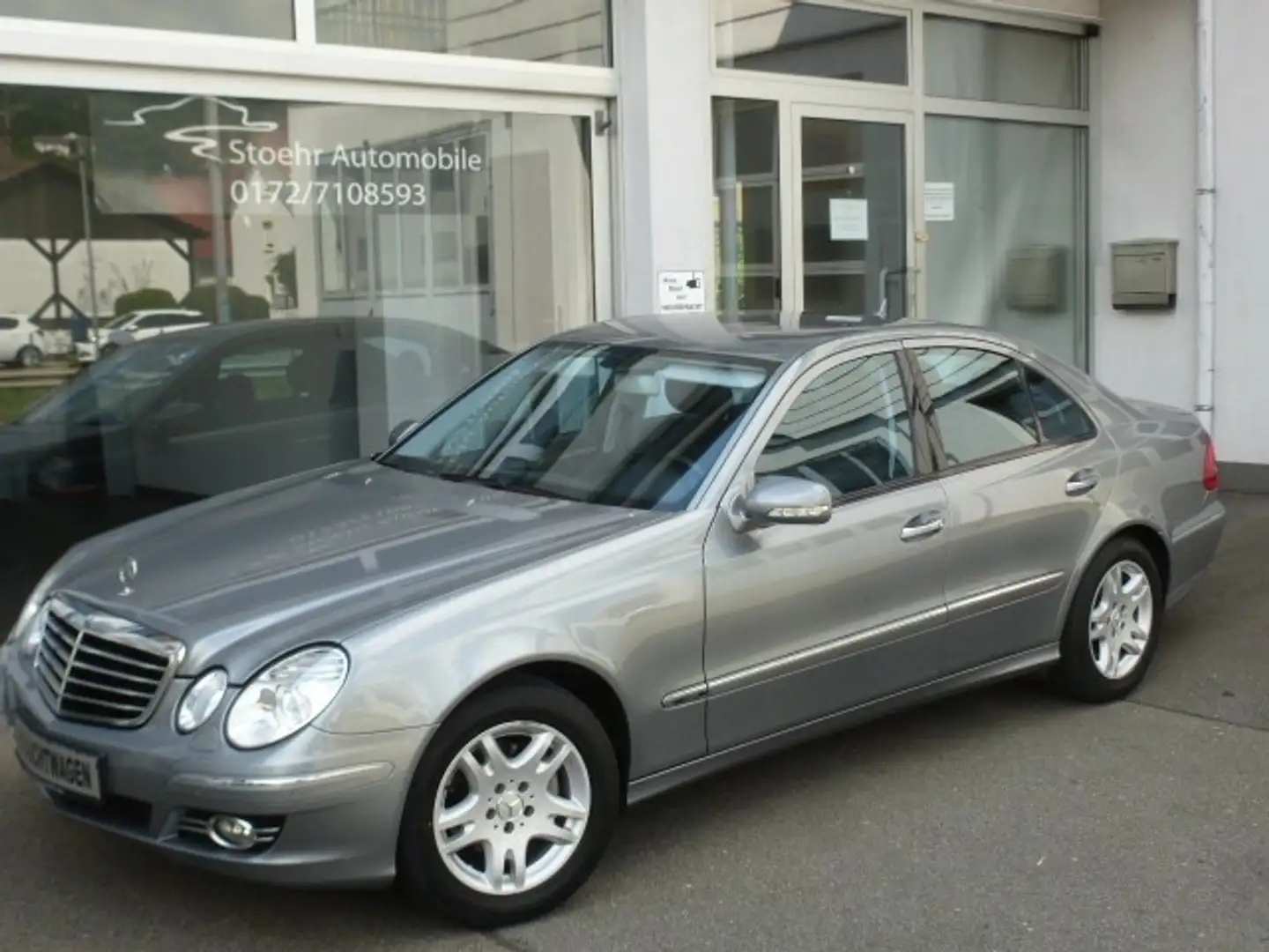 Mercedes-Benz E 220 CDI DPF LIMOUSINE AVANTGARDE BUSINESS EDITION Plateado - 1