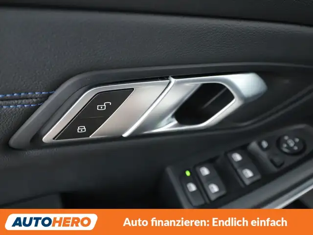 BMW 3 Series view 25