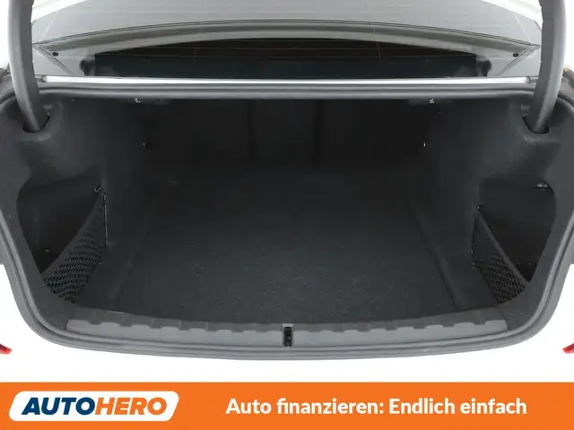 BMW 3 Series view 18