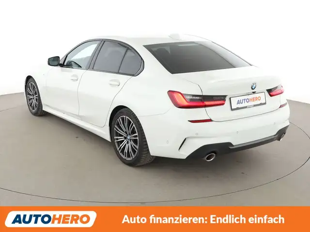 BMW 3 Series view 4