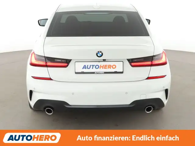 BMW 3 Series view 5