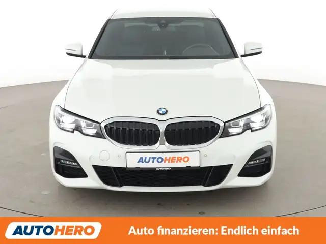 BMW 3 Series view 9