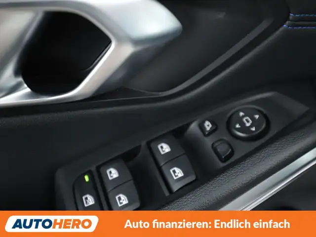 BMW 3 Series view 24