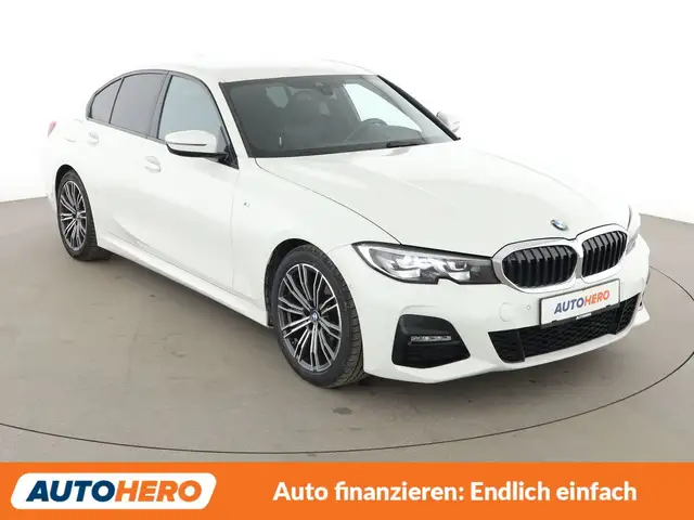 BMW 3 Series view 8
