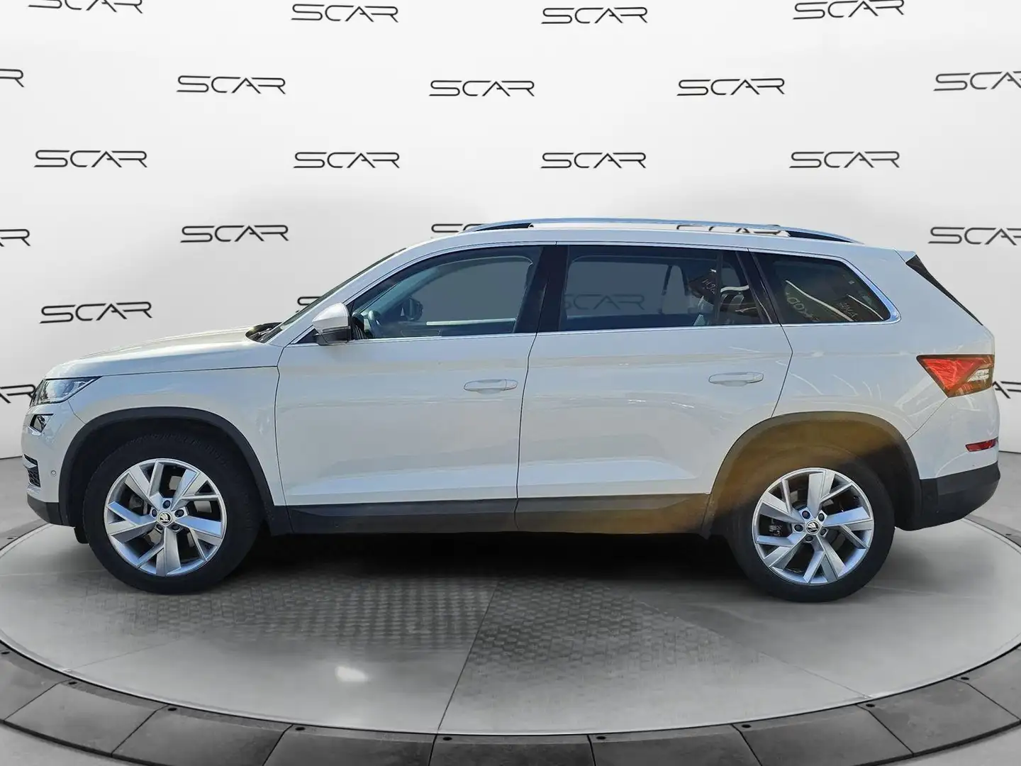 Skoda Kodiaq 2.0 TDI 190 CV 4x4 DSG Style 3MESI DI FURTO INCEN Bianco - 2