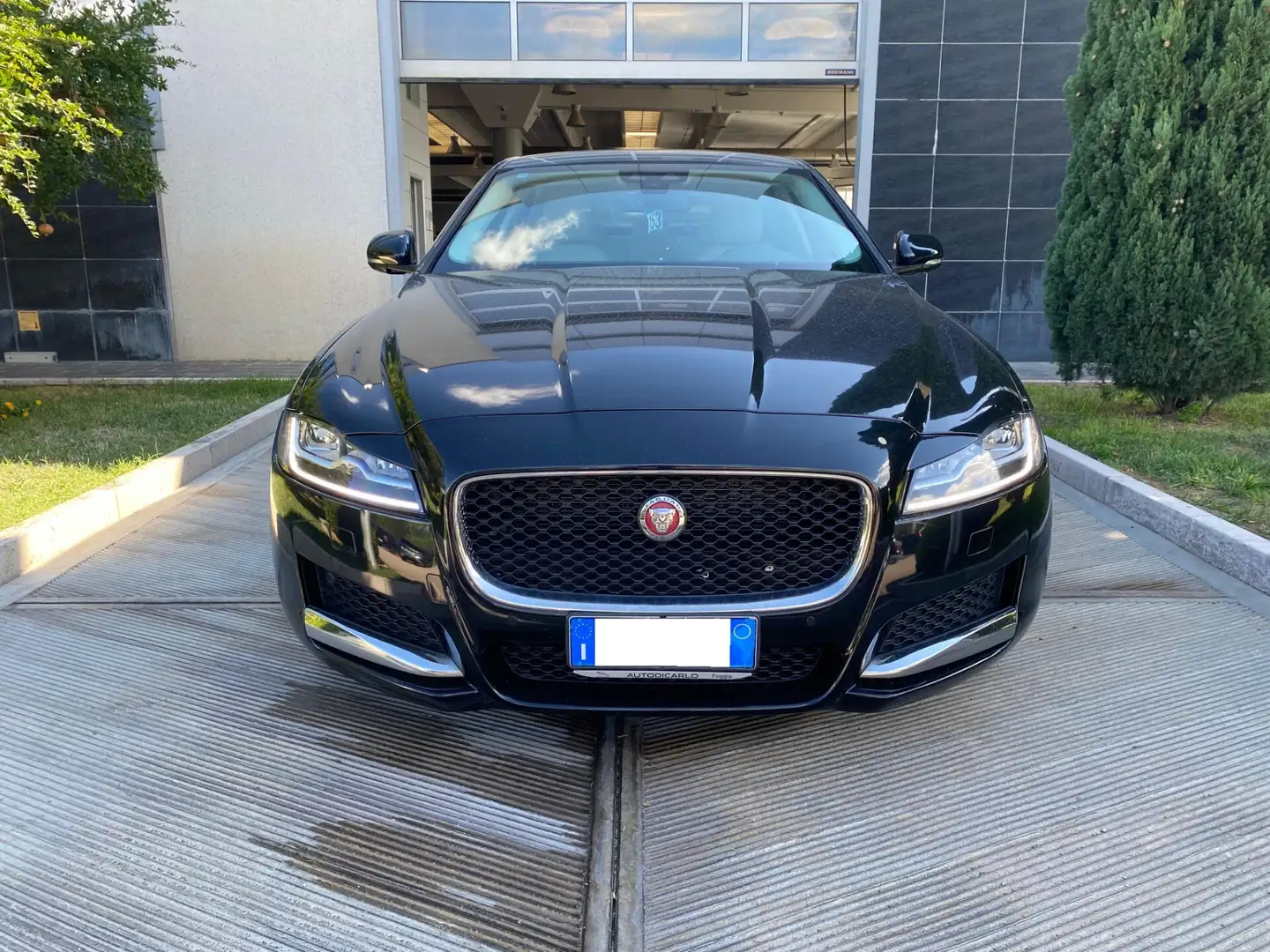 Jaguar XF XF 2.0 D 180 CV AWD aut. Prestige Business Noir - 2