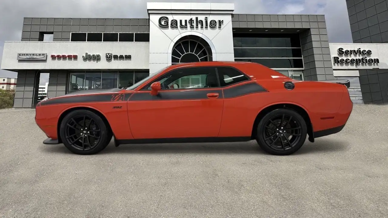Dodge Challenger снимка Dodge Challenger
