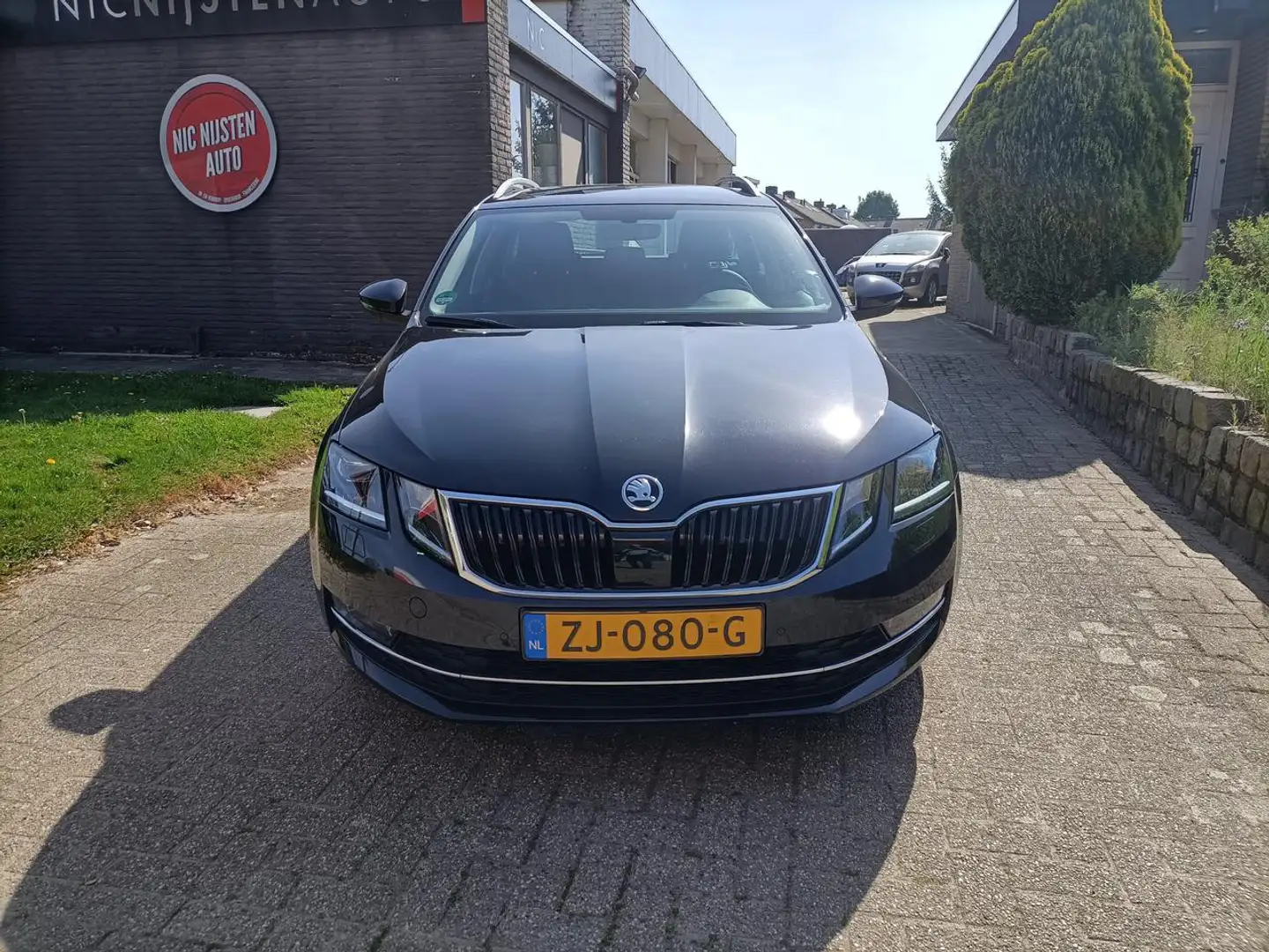 Skoda Octavia COMBI 1.0 TSI Style Business Leder/DSG/Navi/Trekh Zwart - 2