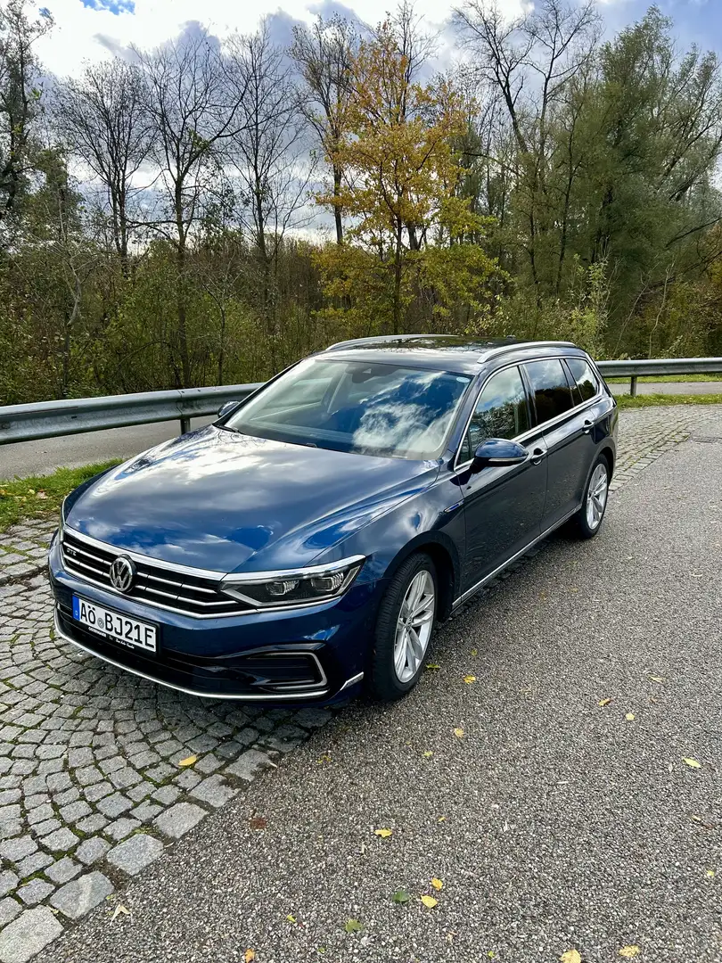 Volkswagen Passat Variant GTE Blau - 2