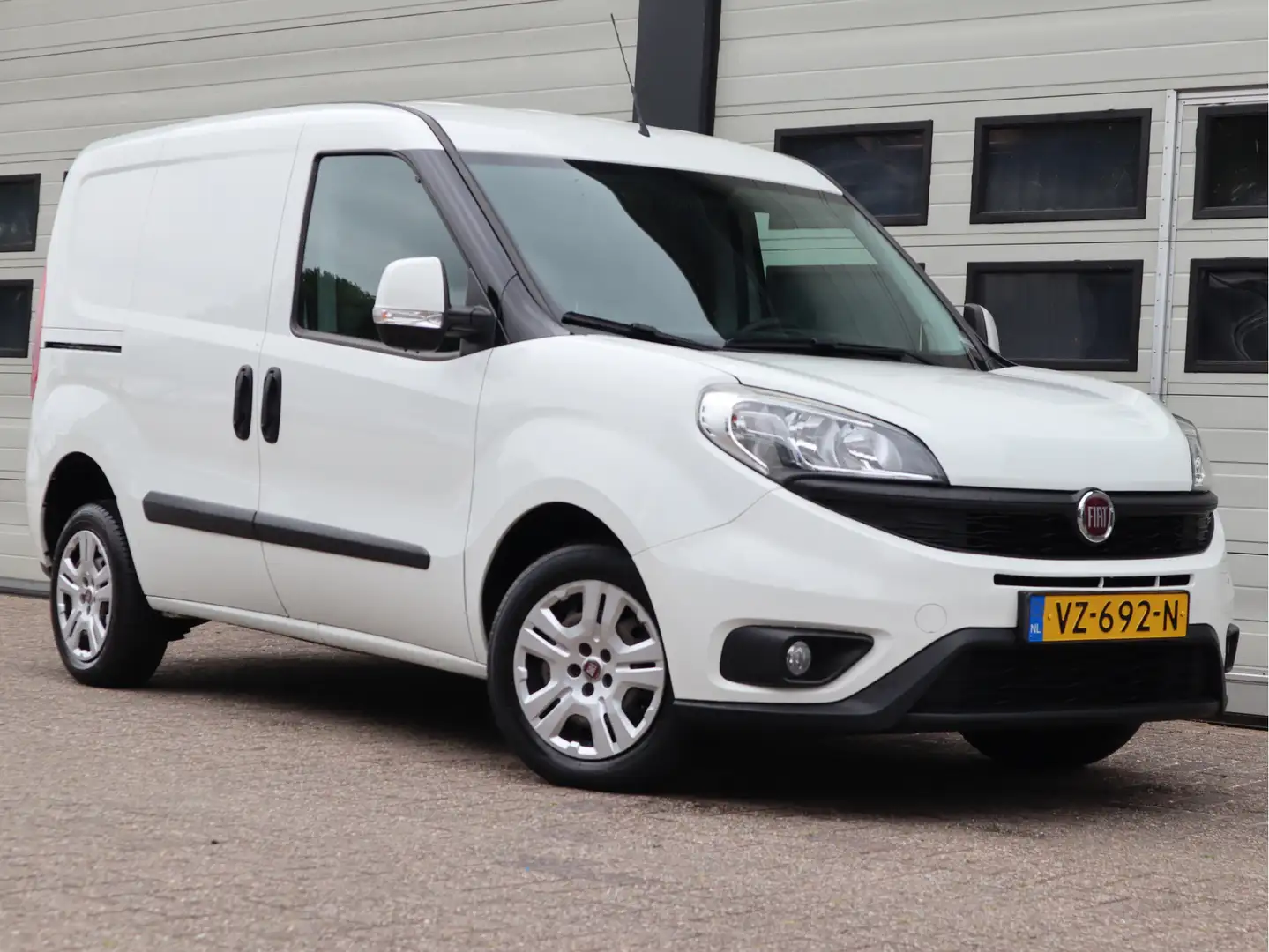 Fiat Doblo Cargo 1.3 MJ 95pk Euro 6 - Navi - Airco - Trekhaak Wit - 2