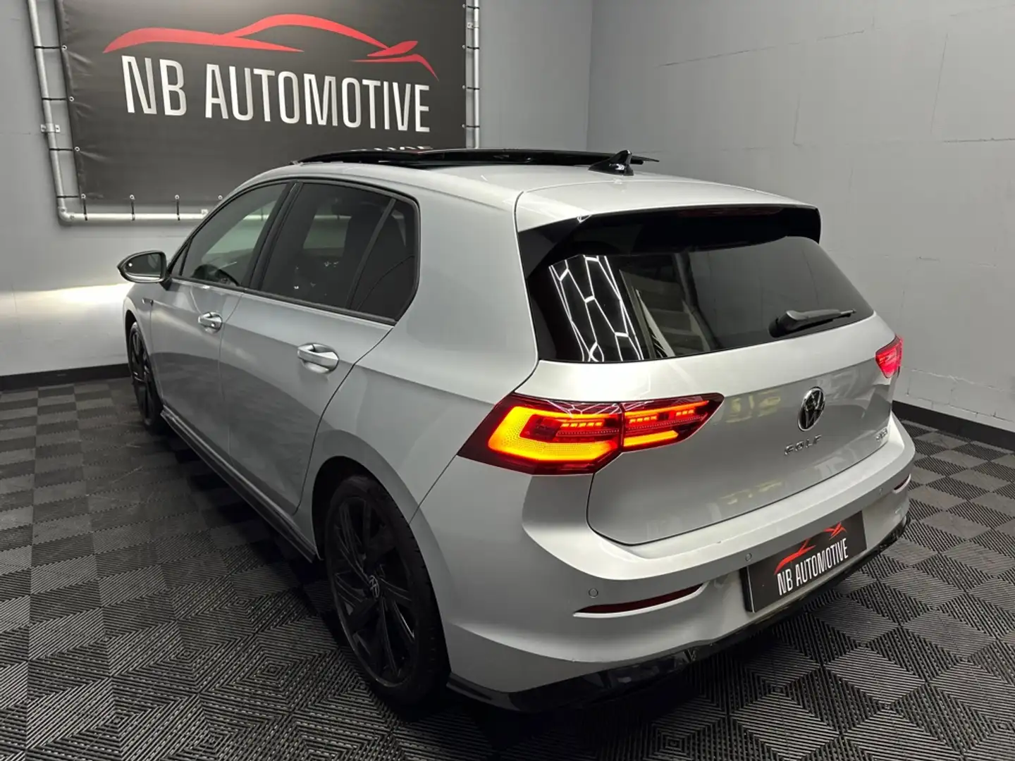 Volkswagen Golf 8 1.5 eTSI R-Line Business+ Grigio - 2