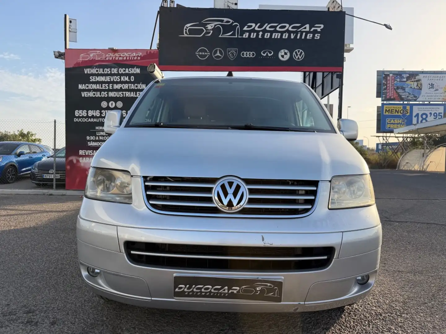 Volkswagen VOLKSWAGEN Multivan M1 Monovolumen Manual de 5 Pu Gris - 1