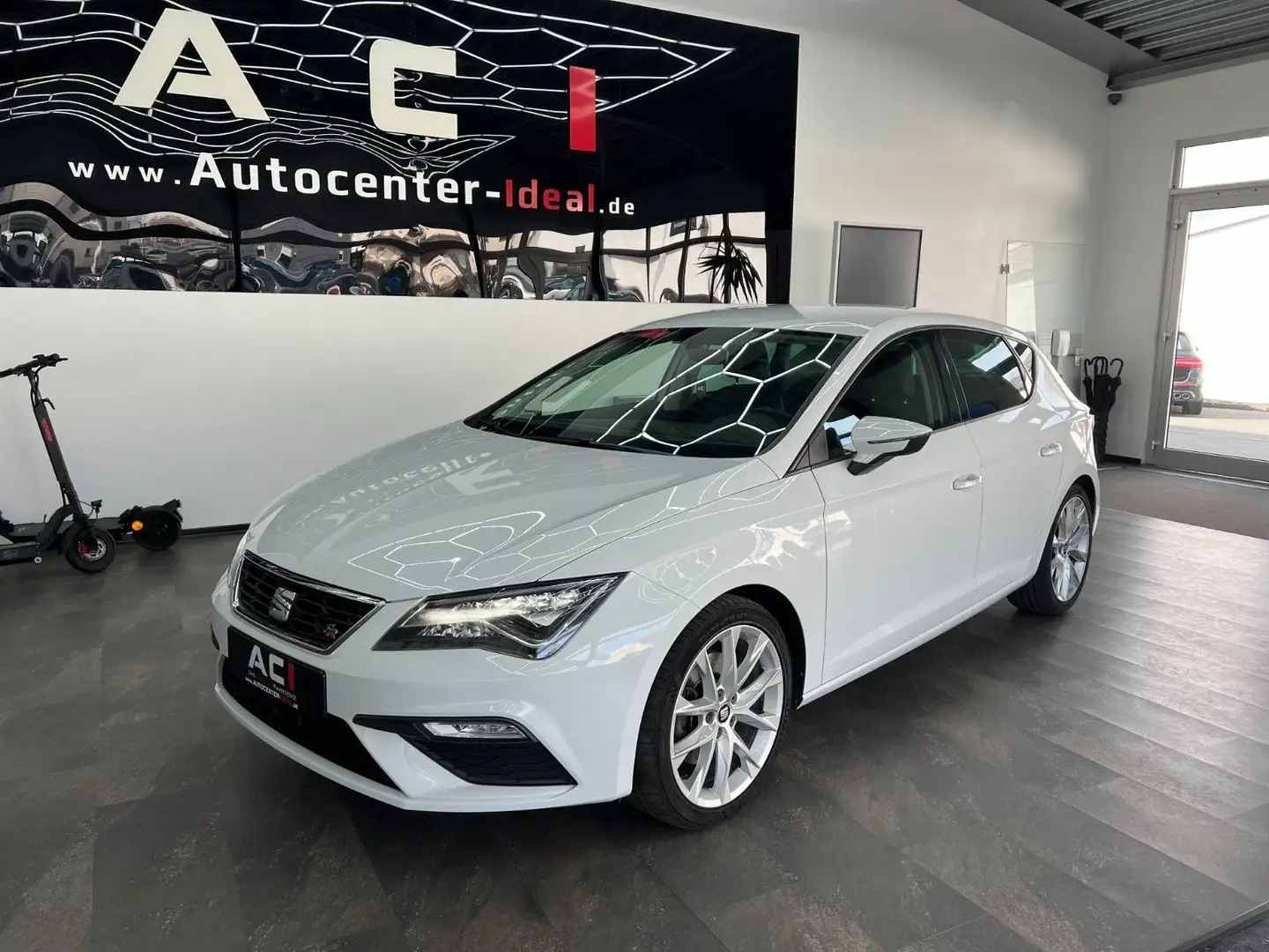 SEAT Leon FR, AHK, BT, PDC, 1. Hand.,, LED, FL Weiß - 2