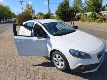V40 Cross Country D3 Geartronic Momentum