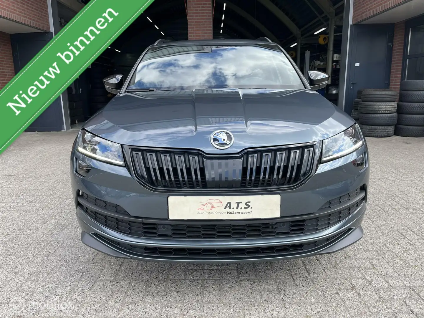 Skoda Karoq 1.5 TSI ACT Sportline LED*ACC*TREKHAAK*CAMERA* Grijs - 2