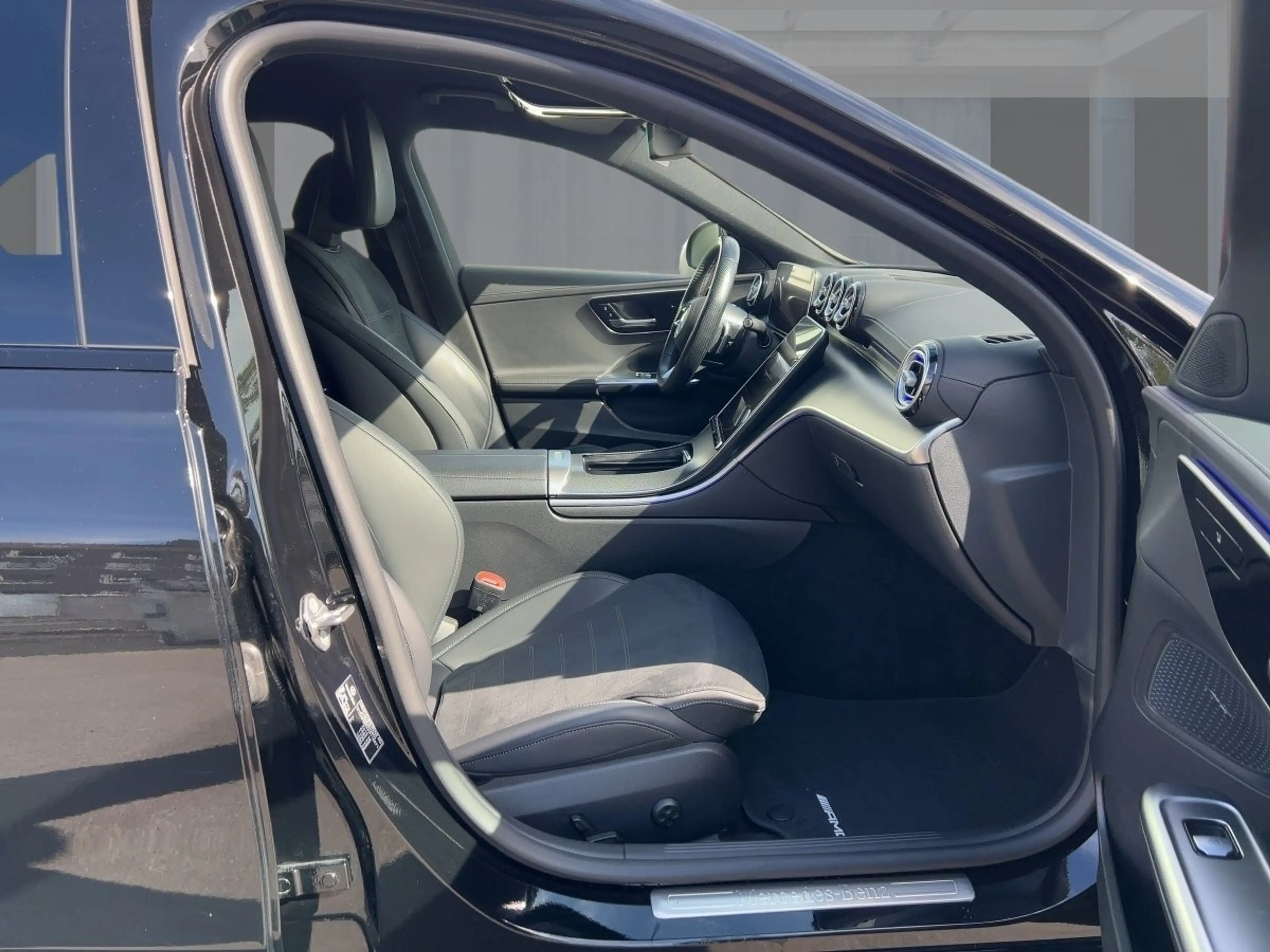 Mercedes-Benz C 300 C 300e AMG-Line Leder/NightPaket — photo 8