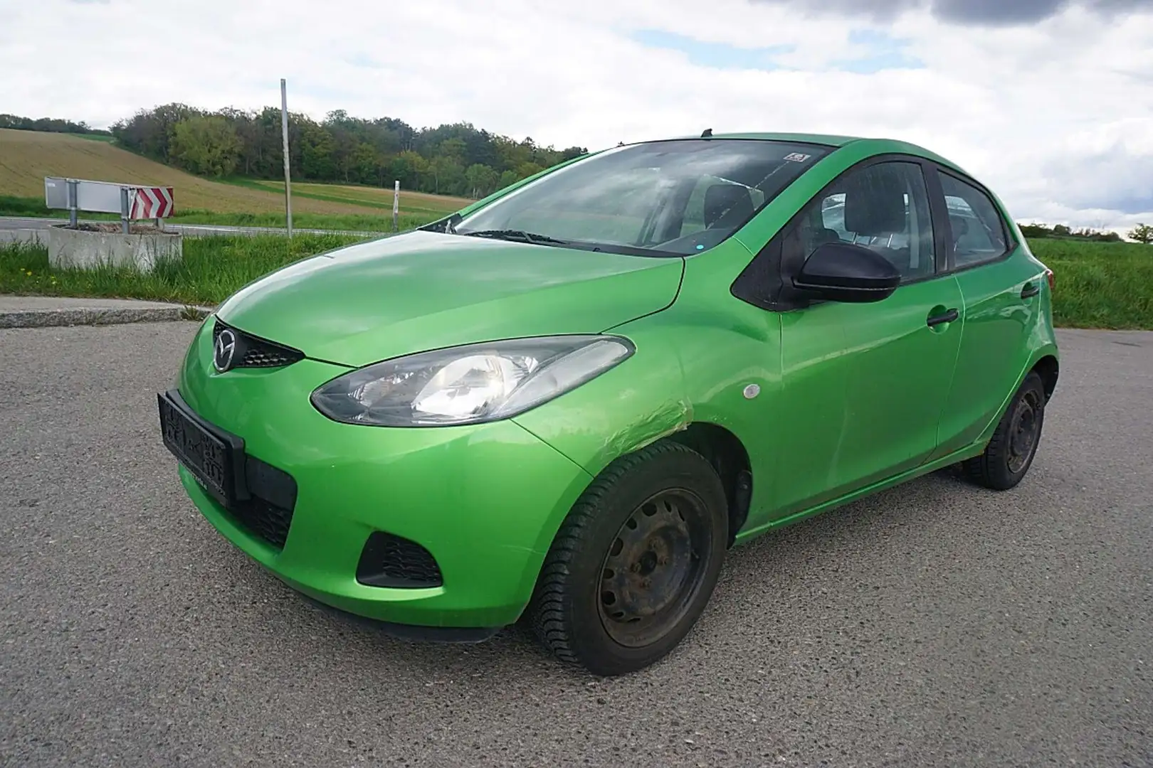 Mazda 2 Mazda2 1,3i CE Pro Grün - 2